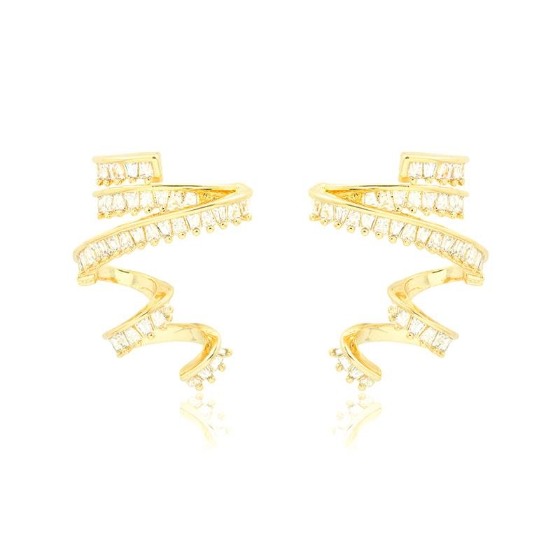 BRINCO FOLHEADO EAR HOOK CRAVEJADO COM ZIRCÔNIA BAGUETE