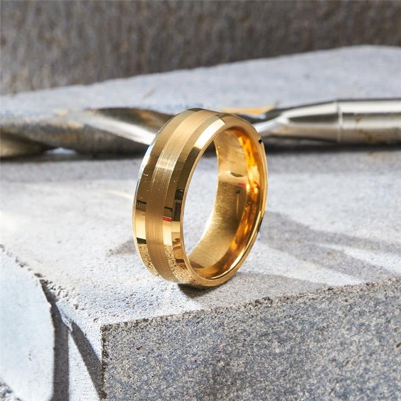ANEL EM TUNGSTÊNIO DOURADO TAM: 16