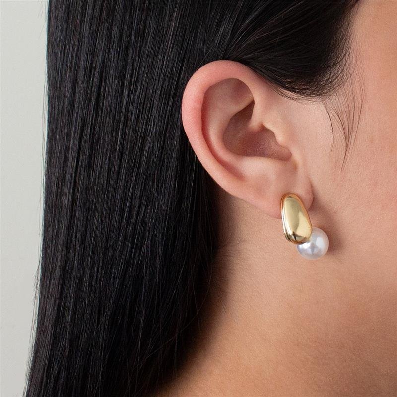 BRINCO FOLHEADO LISO PÉROLA