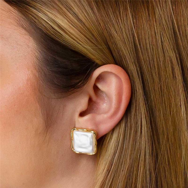 BRINCO FOLHEADO MADREPÉROLA QUADRADO