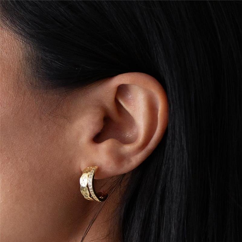 BRINCO FOLHEADO LINHA CRAVEJADA