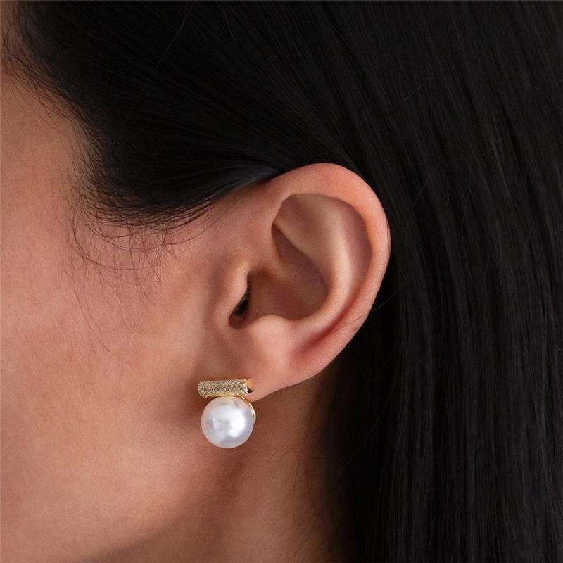 BRINCO FOLHEADO CRAVEJADO PÉROLA