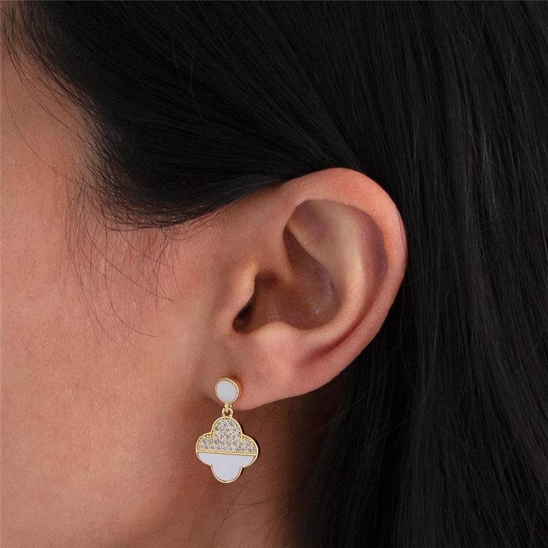 BRINCO FOLHEADO TREVO DA SORTE CRAVEJADO