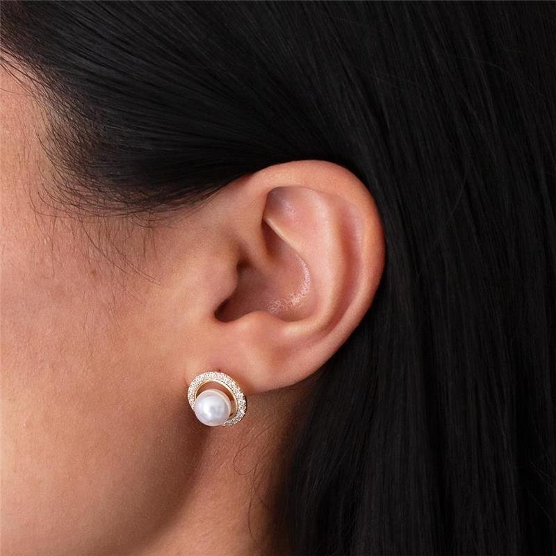 BRINCO FOLHEADO REDONDO CRAVEJADO PÉROLA 