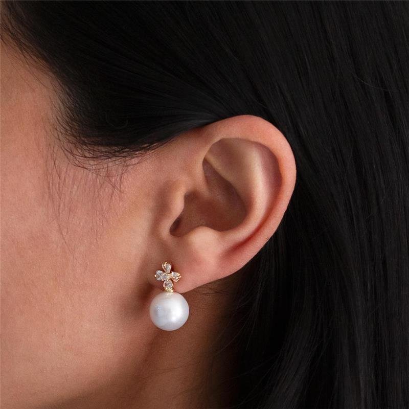 BRINCO FOLHEADO PÉROLA PONTOS DE LUZ