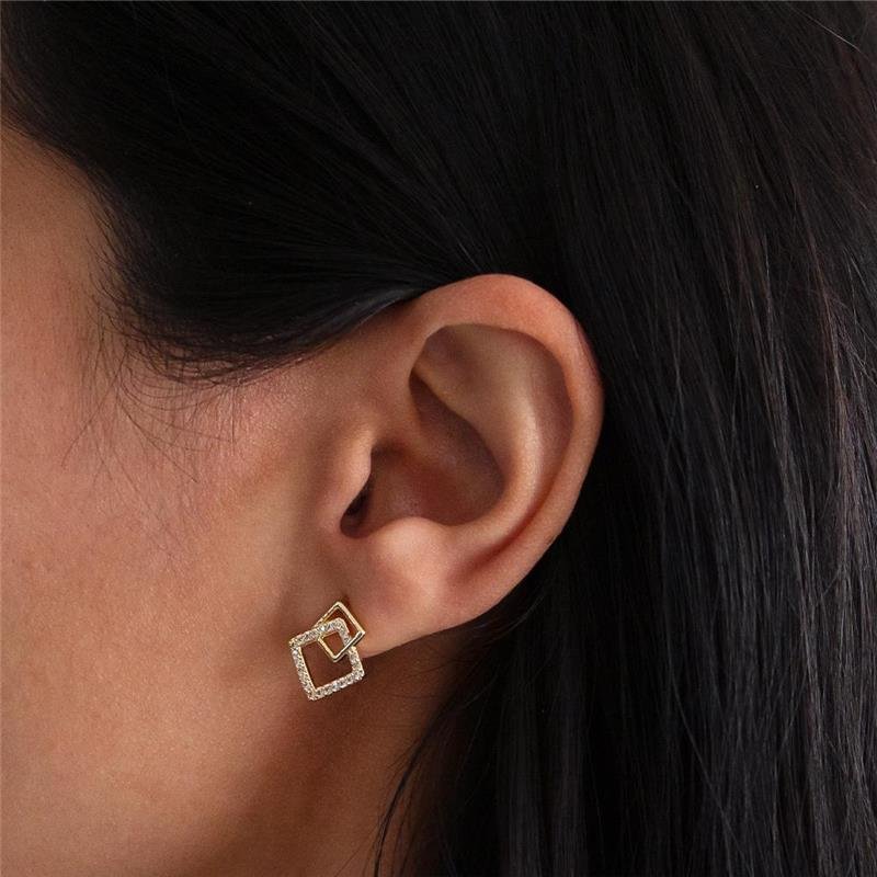 BRINCO FOLHEADO QUADRADO CRAVEJADO