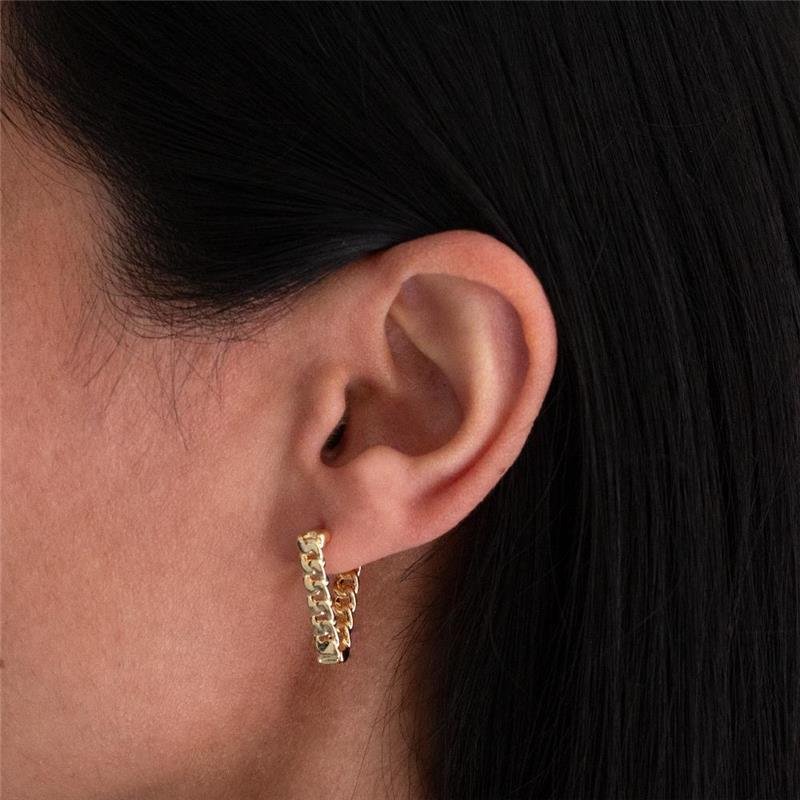 ARGOLA FOLHEADA TRIÂNGULO DESIGN ENTRELAÇADO