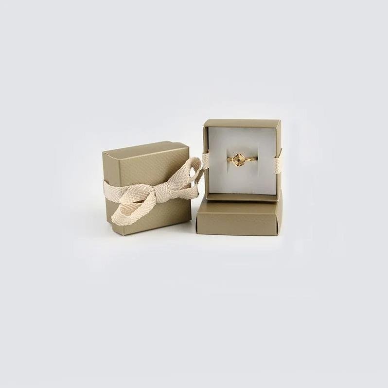 CAIXA COM FITA CROCCO DOURADA - PACOTE COM 10 UNIDADES