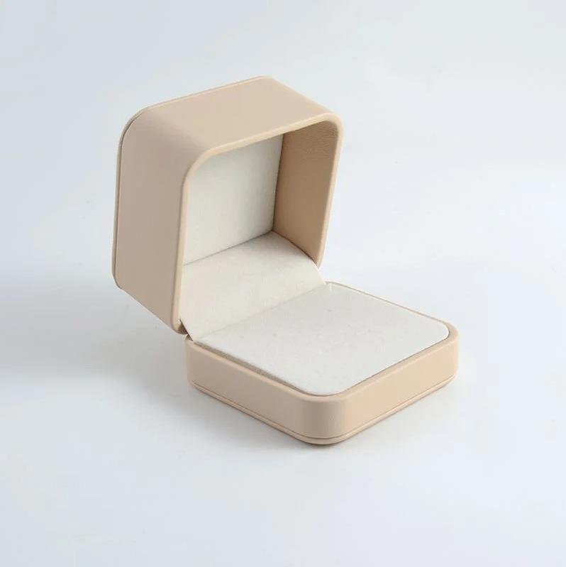 CAIXA ESTOFADA CHAMPAGNE 