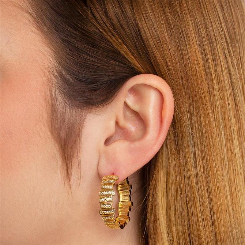 ARGOLA FOLHEADA CRAVEJADA COM ZIRCÔNIAS 