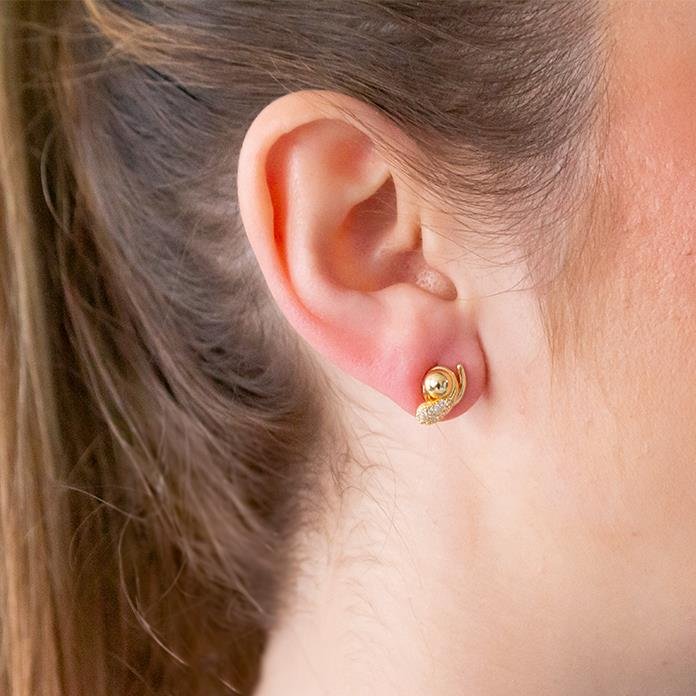 BRINCO GOTA INVERTIDA CRAVEJADA