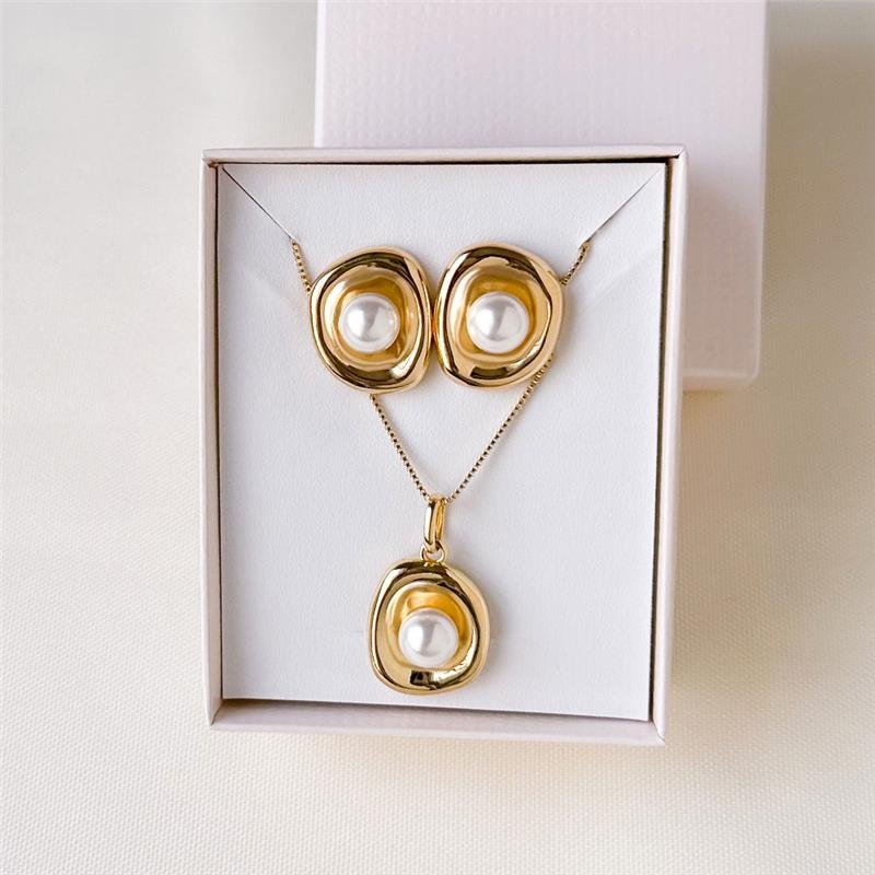 CONJUNTO FOLHEADO PLACA COM PÉROLA - 45 CM 