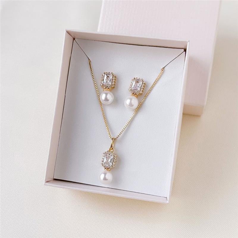 CONJUNTO FOLHEADO PÉROLA E PONTO DE LUZ QUADRADO - 45 CM 