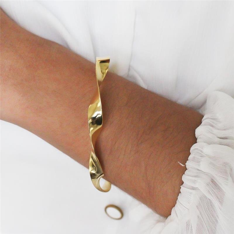 BRACELETE FOLHEADO ONDULADO 