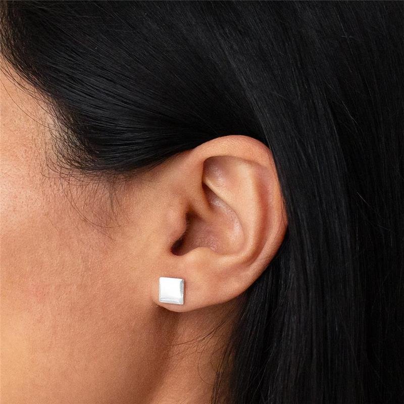 BRINCO PRATA QUADRADO LISO