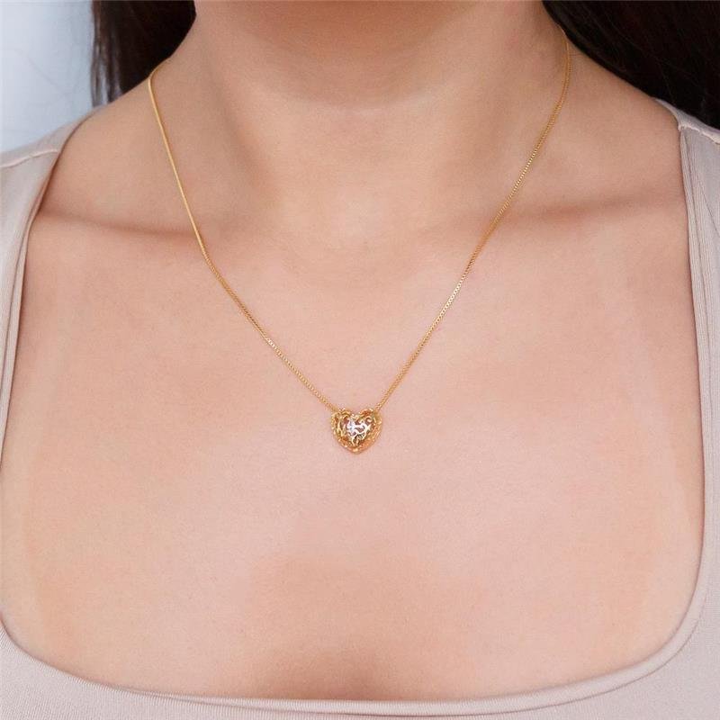 GARGANTILHA FOLHEADA CORAÇÃO DETALHADO PONTO DE LUZ