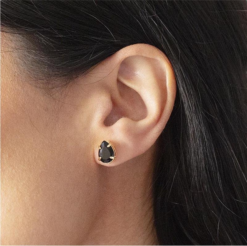 BRINCO FOLHEADO GOTA ZIRCÔNIA NEGRA 