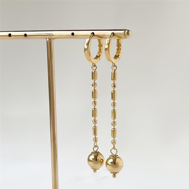 ARGOLA FOLHEADA BOLA DETALHES