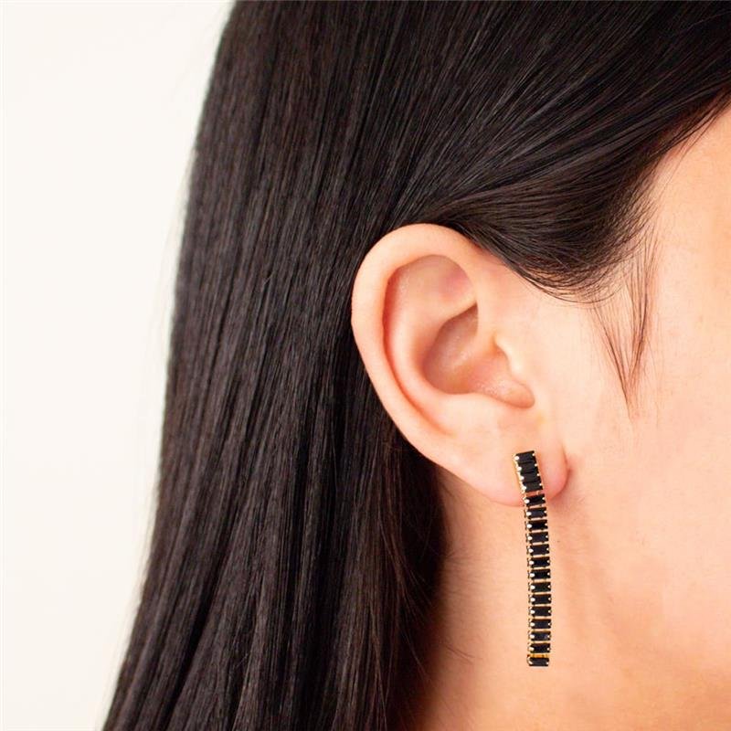 BRINCO FOLHEADO ZIRCÔNIA NEGRA