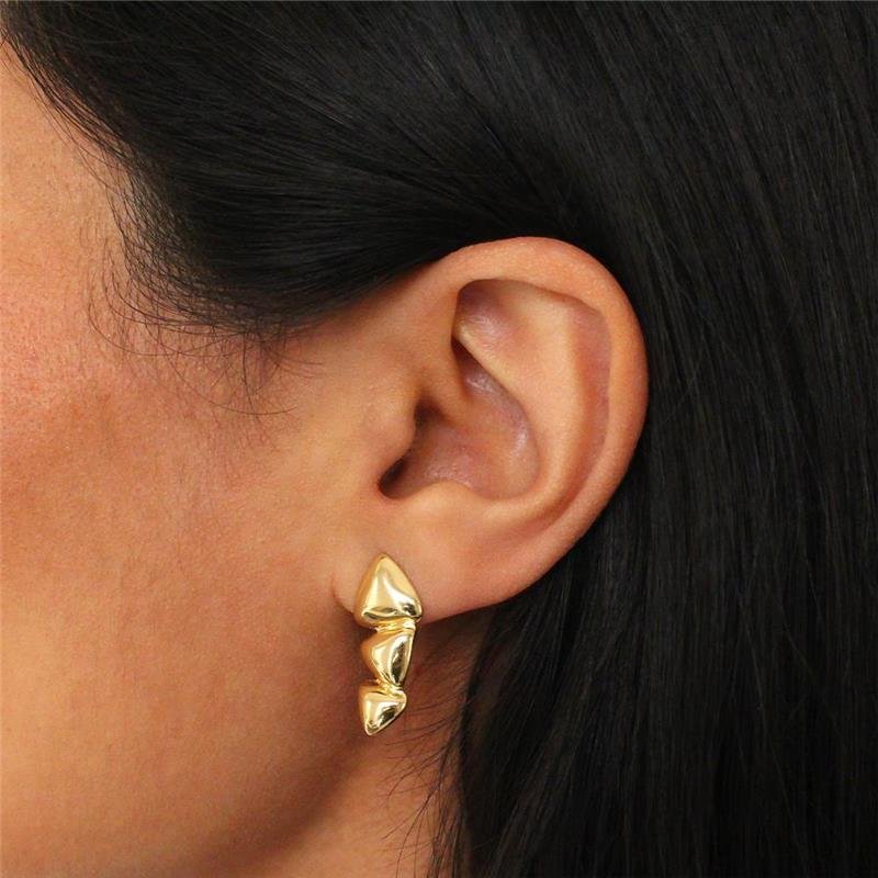 BRINCO FOLHEADO TRIÂNGULO LISO