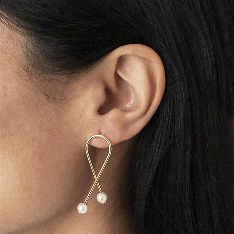 BRINCO FOLHEADO PÉROLA LAÇO ABERTO