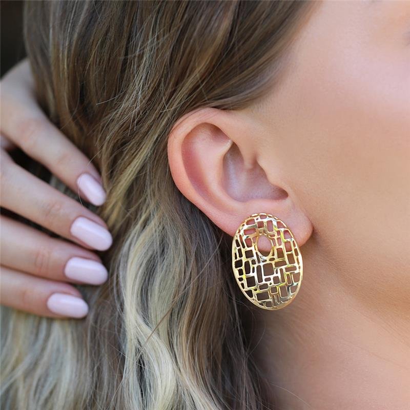 BRINCO FOLHEADO OVAL VAZADO