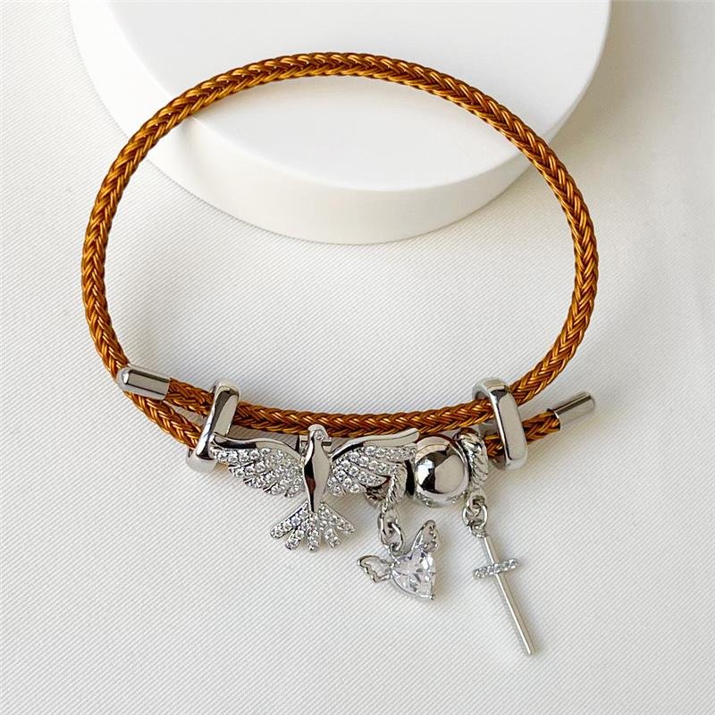 PULSEIRA MARROM FOLHEADA RÓDIO BRANCO COM BERLOQUES 
