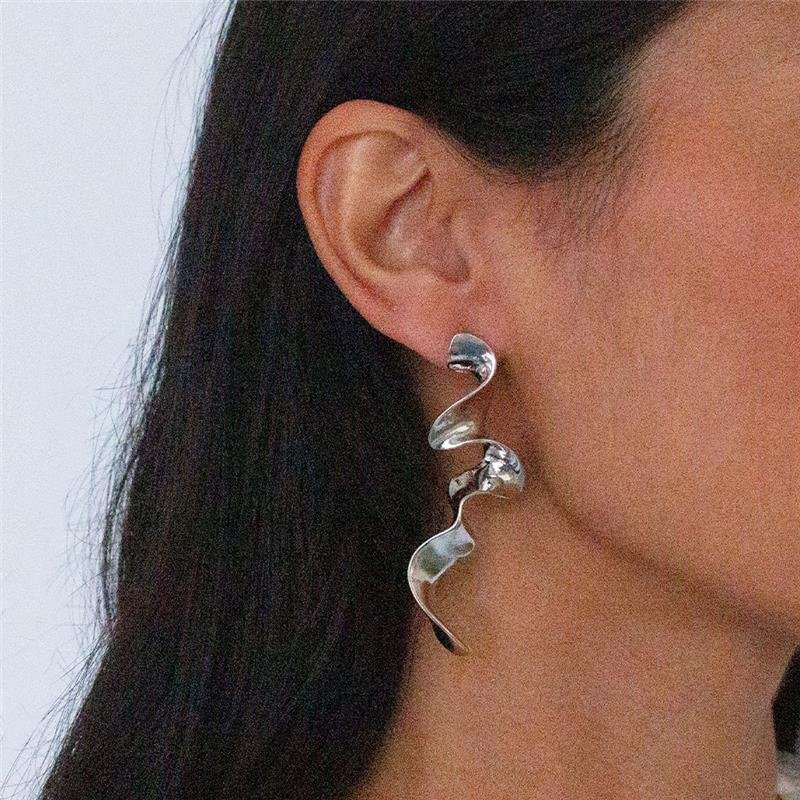 BRINCO FOLHEADO GLOW UP