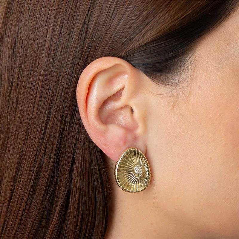 BRINCO FOLHEADO CRAVEJADO