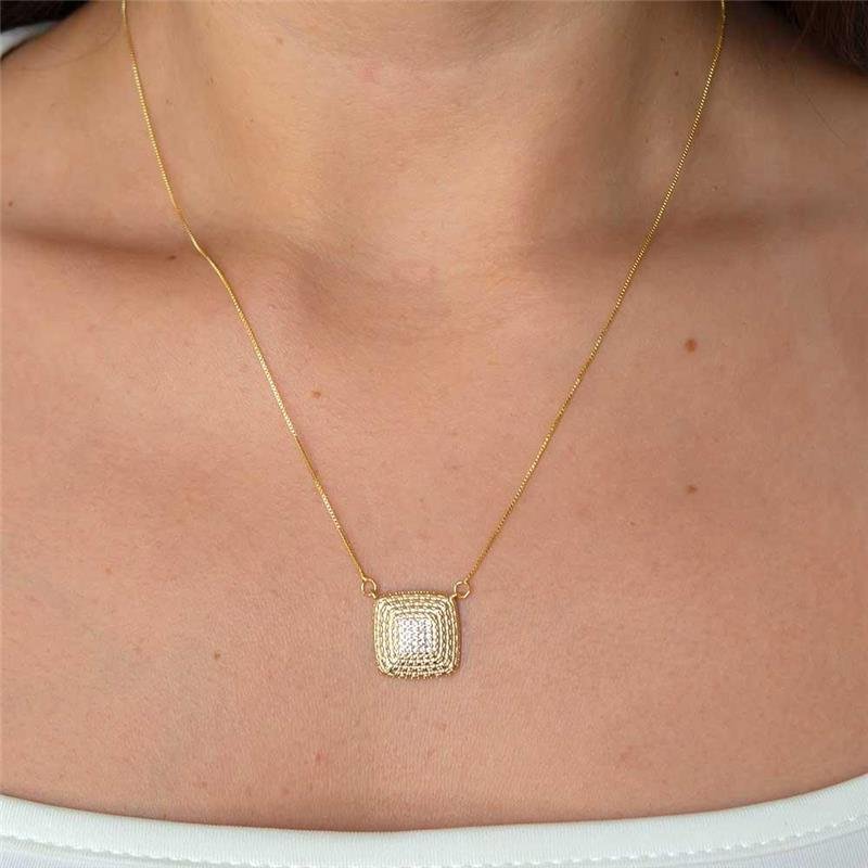 GARGANTILHA FOLHEADA CRAVEJADA