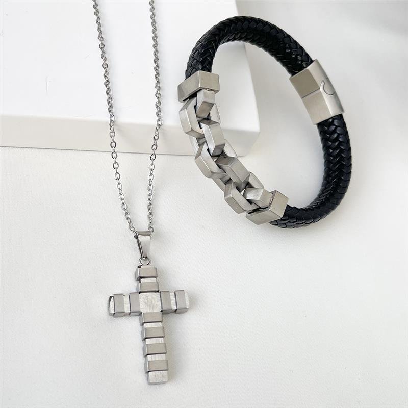 CONJUNTO DE PULSEIRA E GARGANTILHA EM AÇO COM DETALHES 