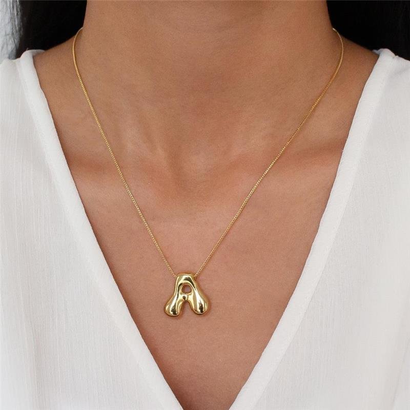 GARGANTILHA FOLHEADA LETRA A