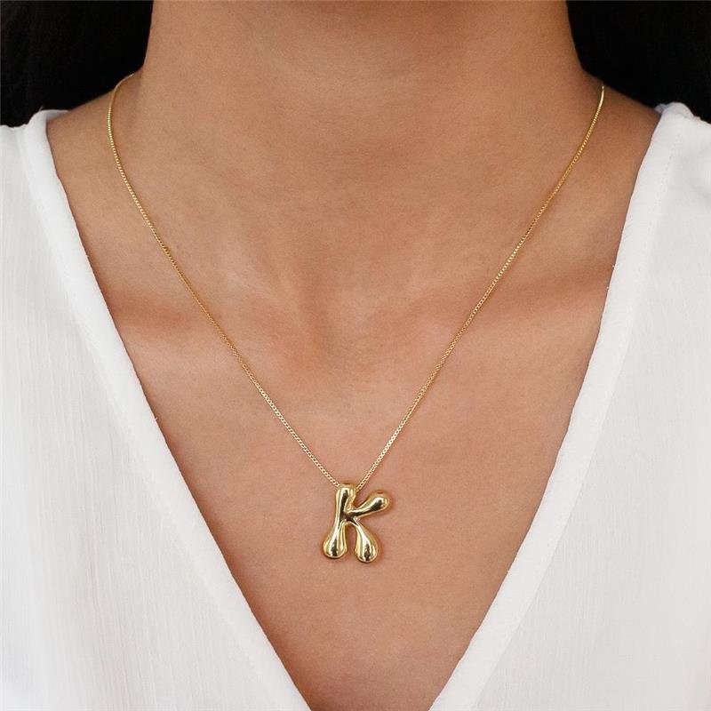 GARGANTILHA FOLHEADA LETRA K - 45CM