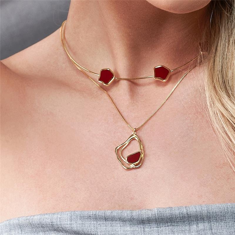 GARGANTILHA ARO FOLHEADA RESINA VERMELHA - VELVET - 12CM