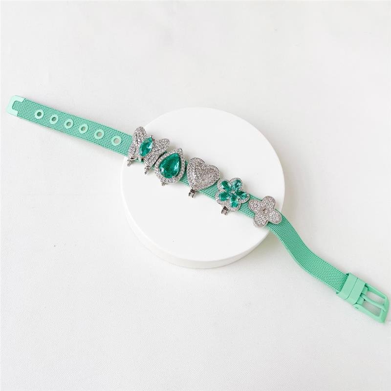 PULSEIRA ESTEIRA VERDE COM PINGENTES FOLHEADOS