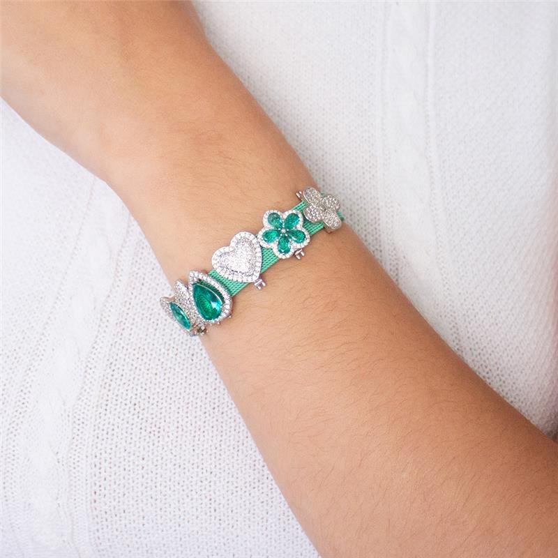 PULSEIRA ESTEIRA VERDE COM PINGENTES FOLHEADOS