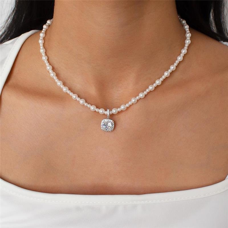 GARGANTILHA FOLHEADA RÓDIO BRANCO PÉROLA SHELL