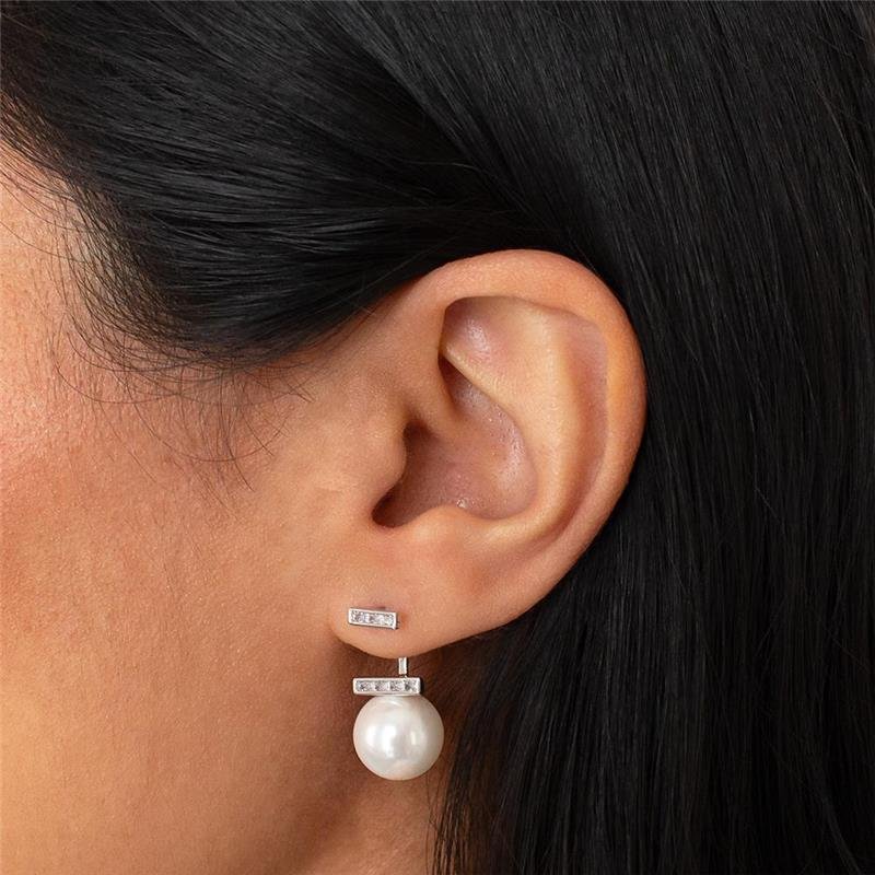 BRINCO FOLHEADO RÓDIO BRANCO CRAVEJADO PÉROLA SHELL