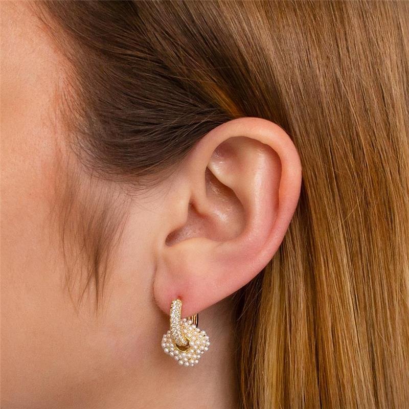 ARGOLA FOLHEADA CRAVEJADA PÉROLAS SHELL