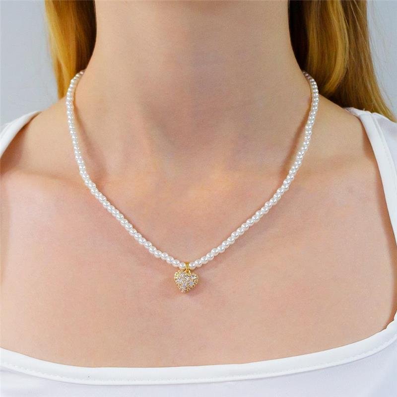 GARGANTILHA FOLHEADA PÉROLAS CORAÇÃO CRAVEJADO