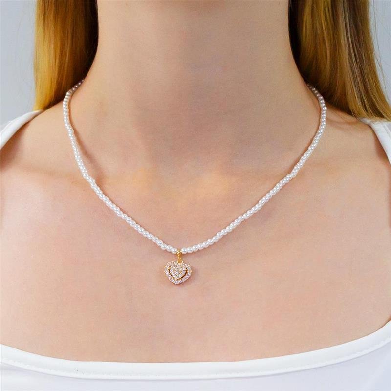 GARGANTILHA FOLHEADA PÉROLAS CORAÇÔES CRAVEJADOS