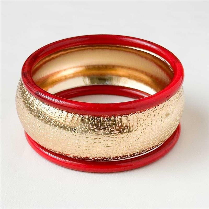 BRACELETE FOLHEADO COM ARO VERMELHO